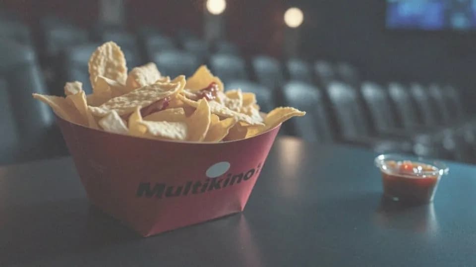 Ile kosztują nachosy w kinie? Ceny, które mogą Cię zaskoczyć