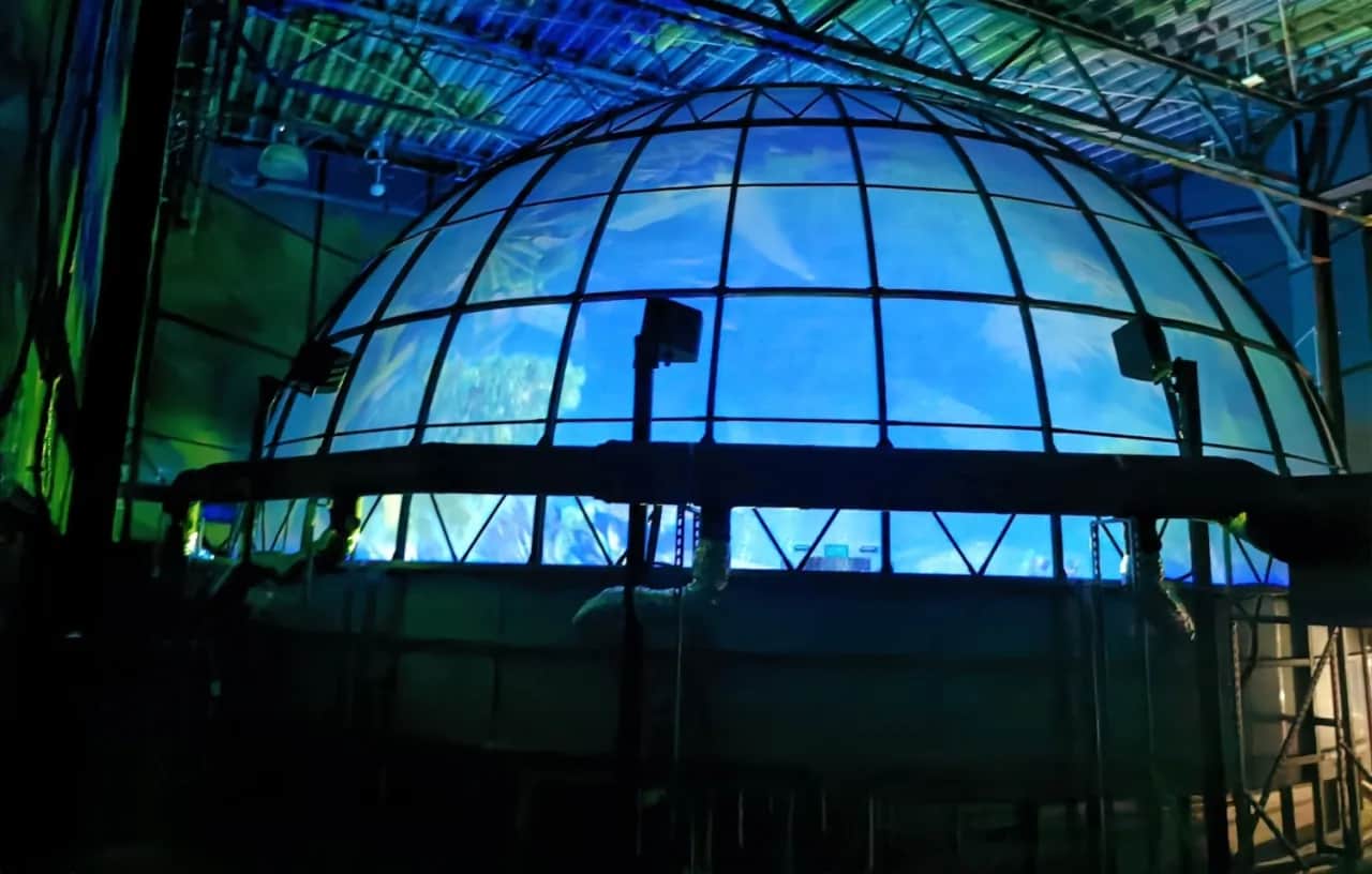 Kino sferyczne - co to jest i jak zmienia nasze doświadczenia filmowe