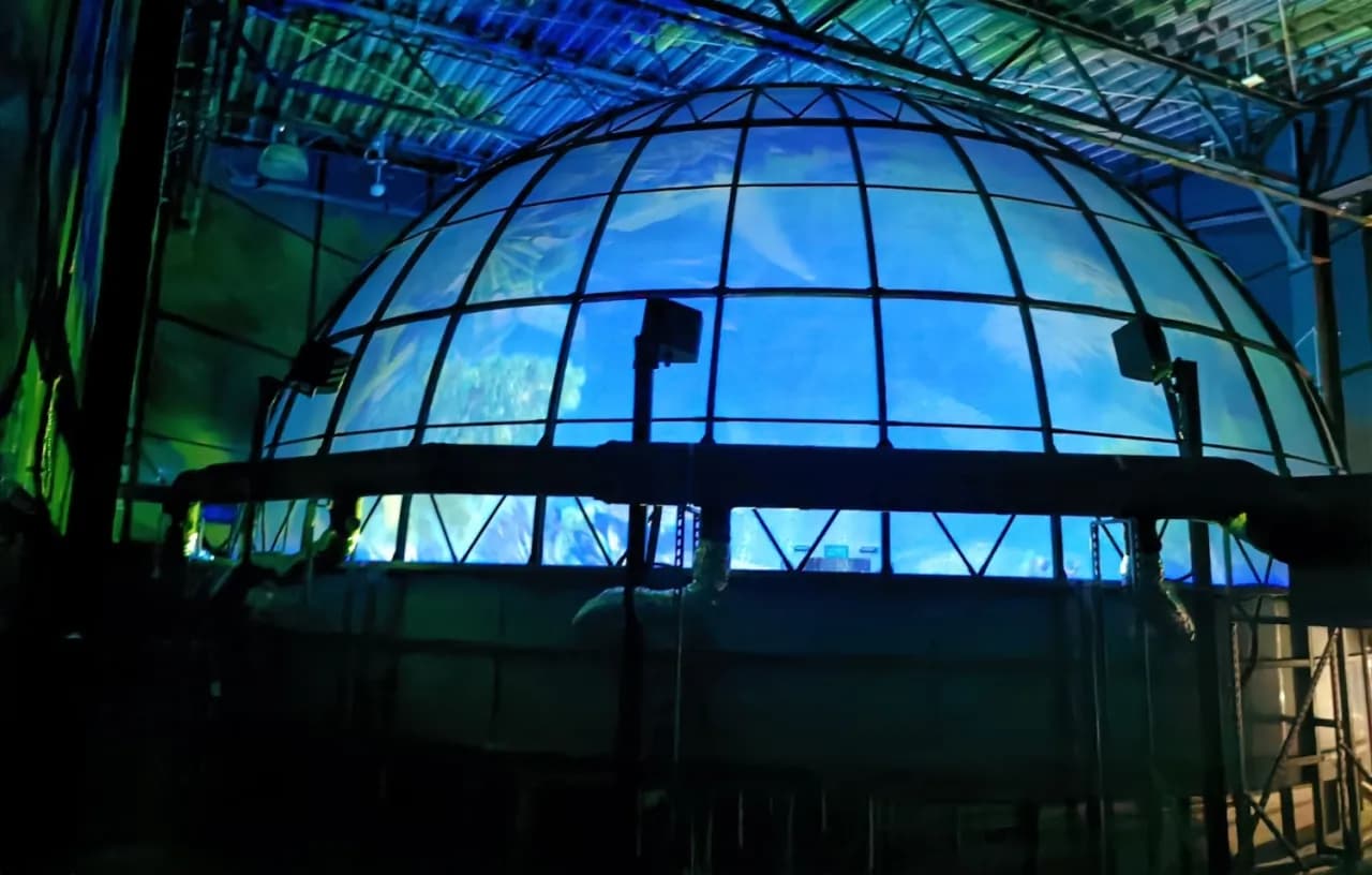 Kino sferyczne - co to jest i jak zmienia nasze doświadczenia filmowe