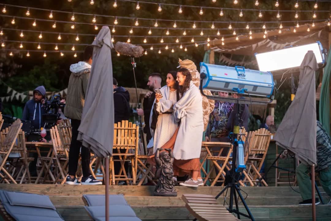 Gdzie kręcono film teściowie 2? Odkryj niezwykłe lokalizacje!