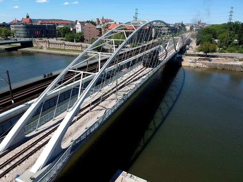 Most Kraków: Co czyni go zabytkiem miasta nad Wisłą?